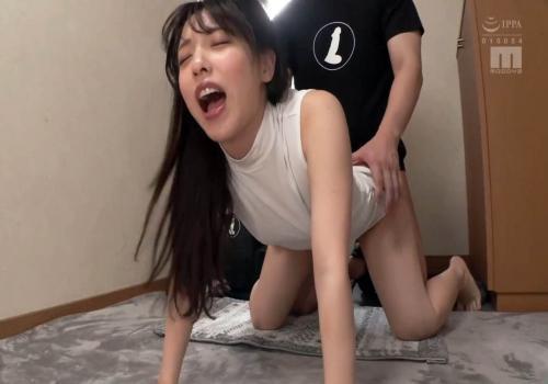 Em xinh nứng quá liền thuê tới dịch vụ chim tận nhà